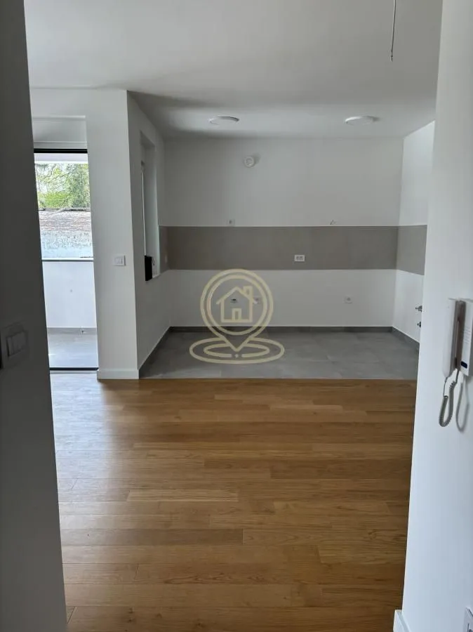 Izdavanje, dvosoban stan, 46m², Adamovićevo Naselje, Novi Sad Sve Podlokacije