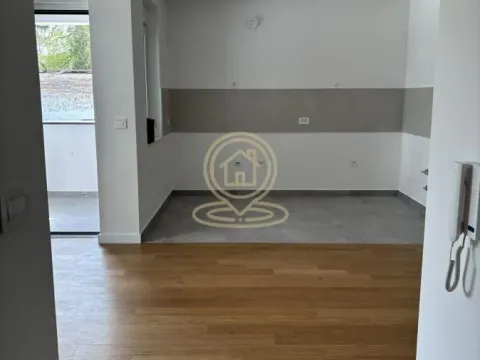 Izdavanje, dvosoban stan, 46m², Adamovićevo Naselje, Novi Sad Sve Podlokacije - image 4