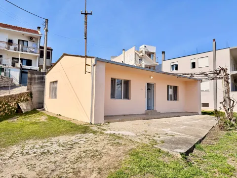 Izdavanje, kuća, 70m², Centar, Ulcinj - image 1