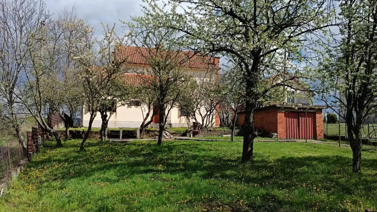 Sale, house, 300m², Sremčica, Beograd