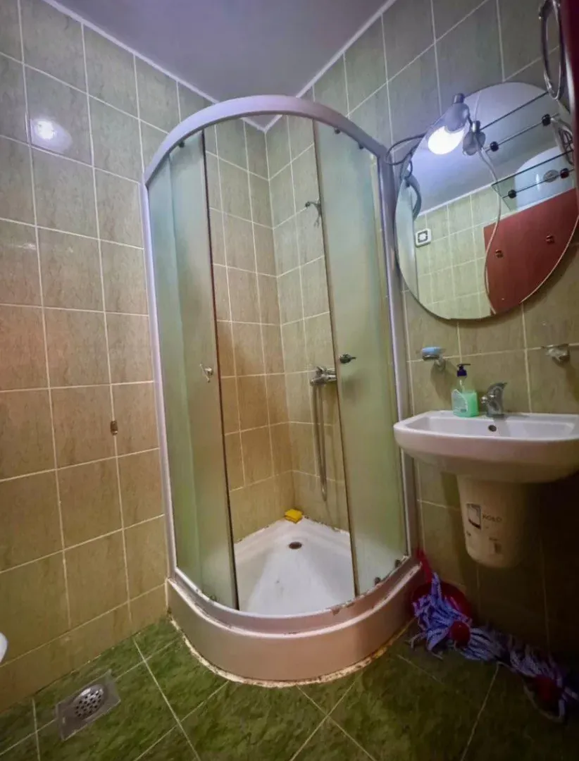 Izdavanje, jednosoban stan, 43m², Krivi Most, Podgorica