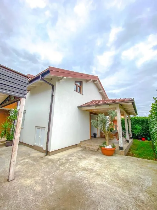 Sale, house, 210m², Gorica C, Podgorica
