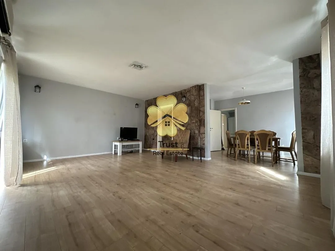 Rent, house, 200m², Tološi, Podgorica