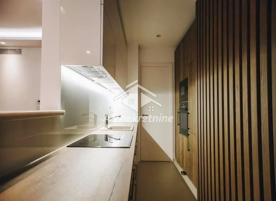 Izdavanje, trosoban stan, 68m², Čubura, Beograd