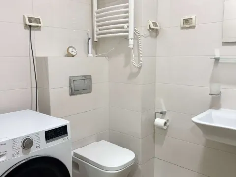 Prodaja, jednosoban stan, 72m², City Kvart, Podgorica - image 9