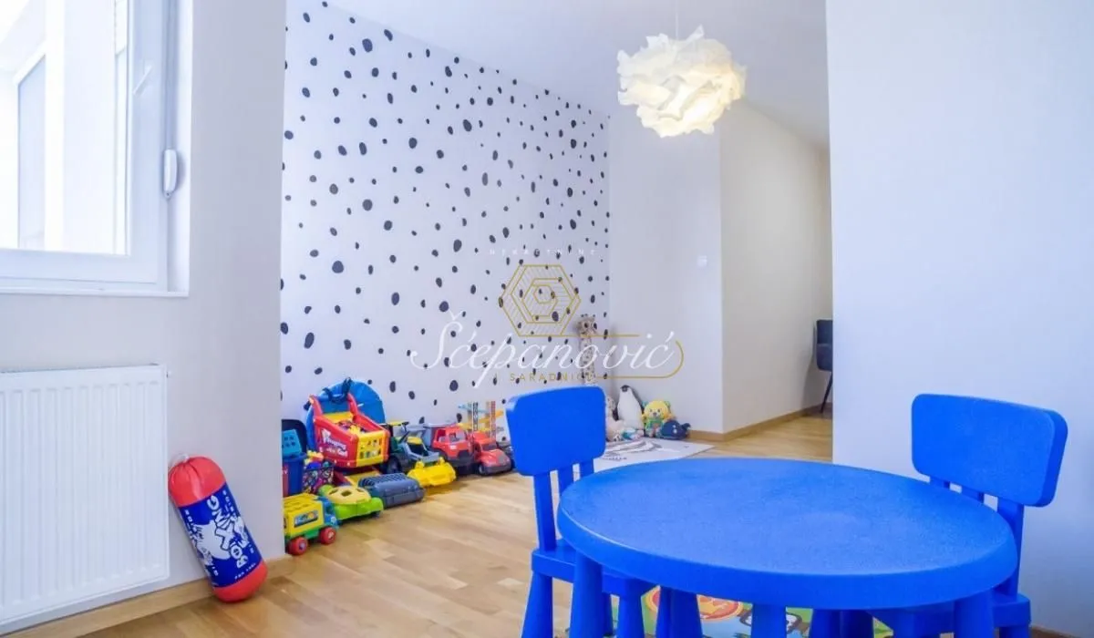 Sale, four bedroom apartment, 113m², Bulevar patrijarha Pavla, Novi Sad Sve Podlokacije