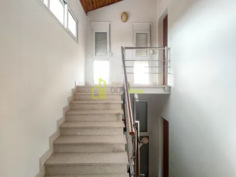 Izdavanje, kuća, 458m², Rogami, Podgorica - image 25