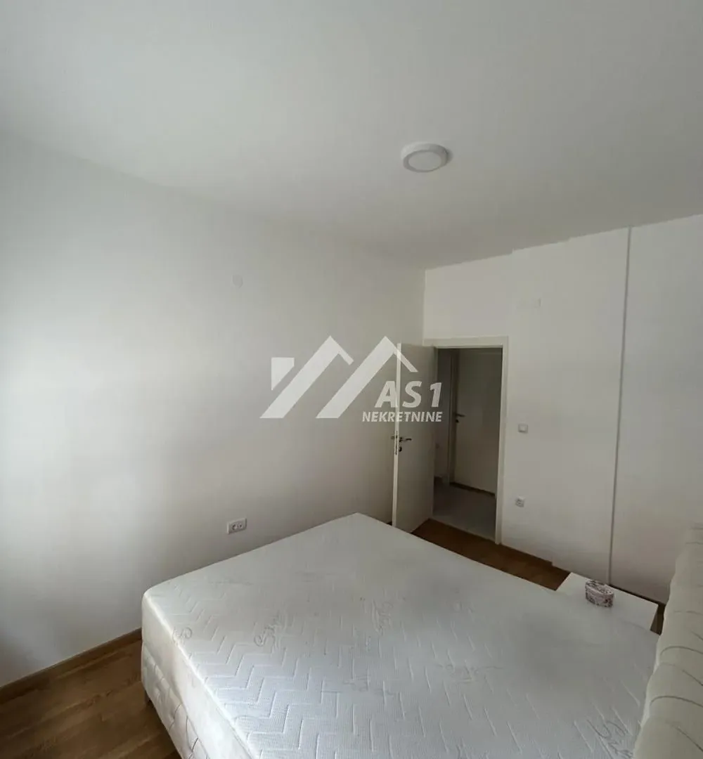 Izdavanje, dvosoban stan, 48m², Rotkvarija, Novi Sad Sve Podlokacije