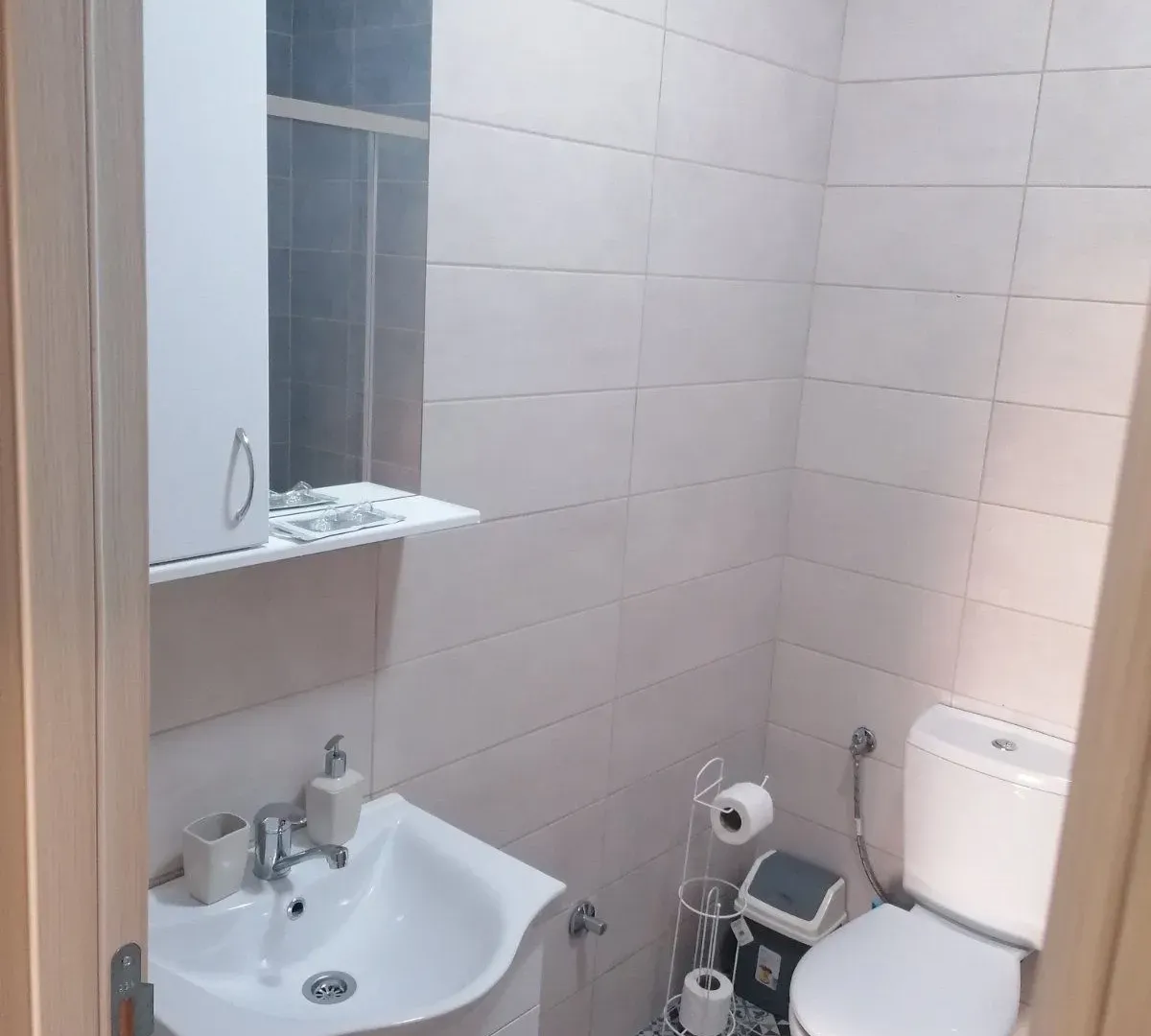 Izdavanje, jednosoban stan, 50m², Tripovići, Tivat