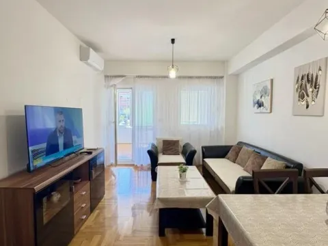 Izdavanje, stan, 60m², City Kvart, Podgorica - image 1