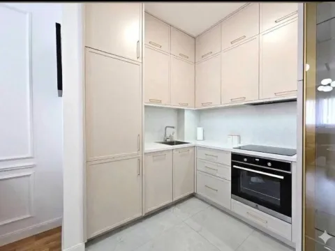 Prodaja, jednosoban stan, 47m², Centar, Bar - image 2