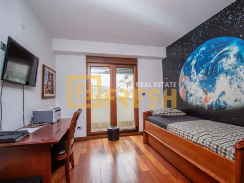 Izdavanje, četvorosoban stan, 160m², Preko Morače, Podgorica - image 19