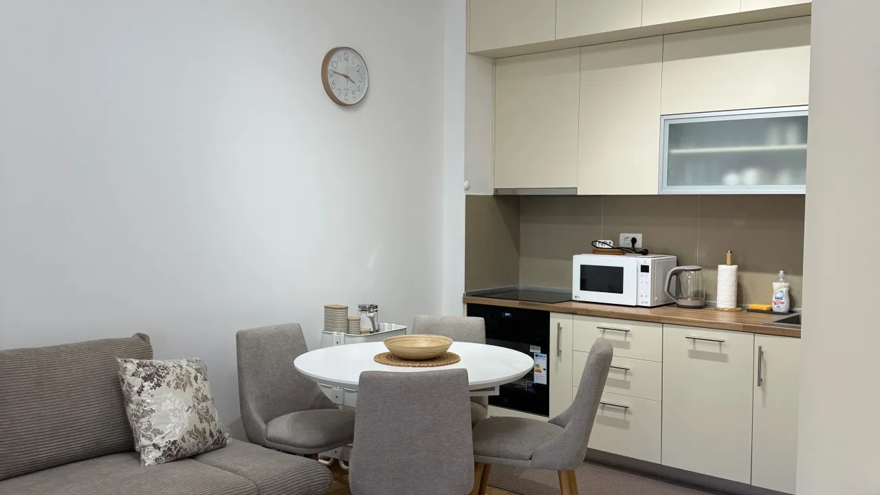 Rent, one bedroom apartment, 44m², Bečići, Budva