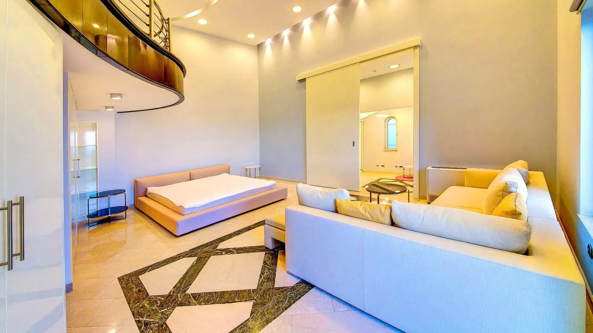 Prodaja, stan, 229m², Bečići, Budva