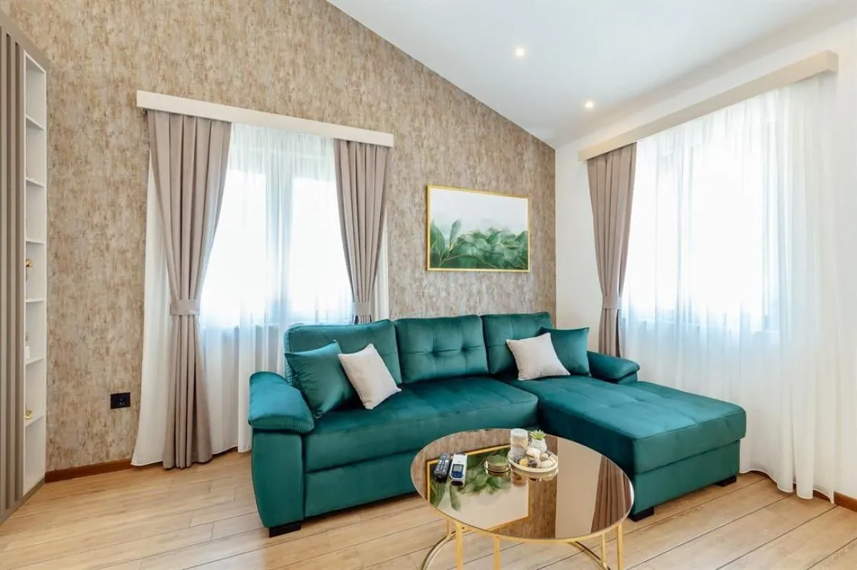 Rent, one bedroom apartment, 50m², Kotor, Crna Gora