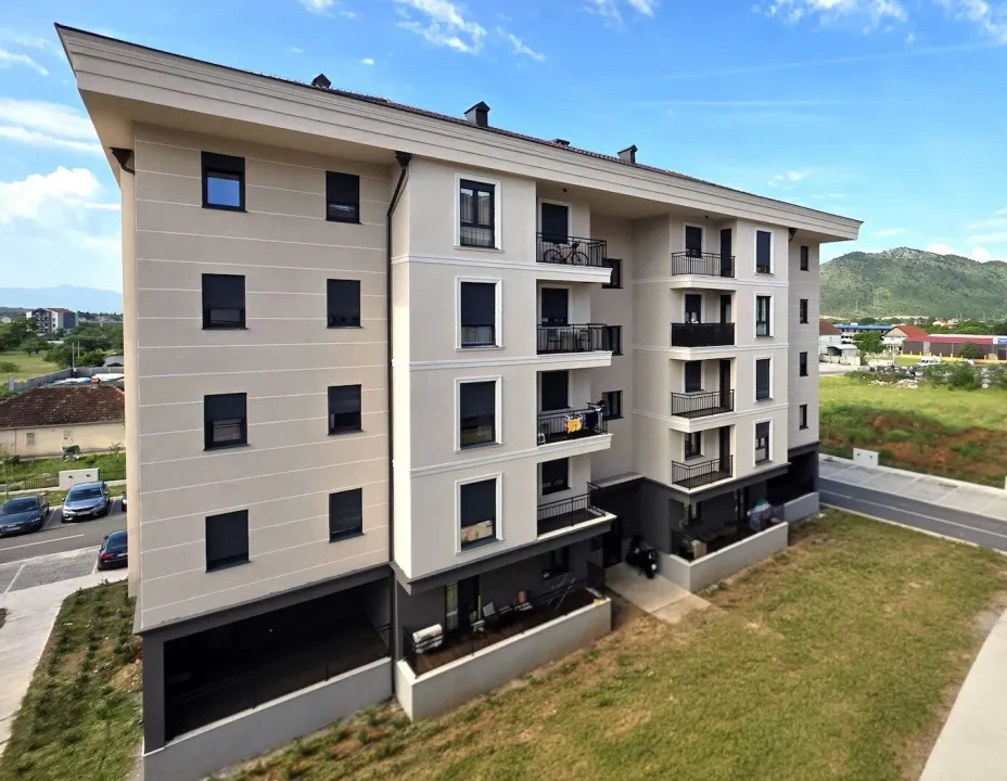 Prodaja, garsonjera, 48m², Tološi, Podgorica