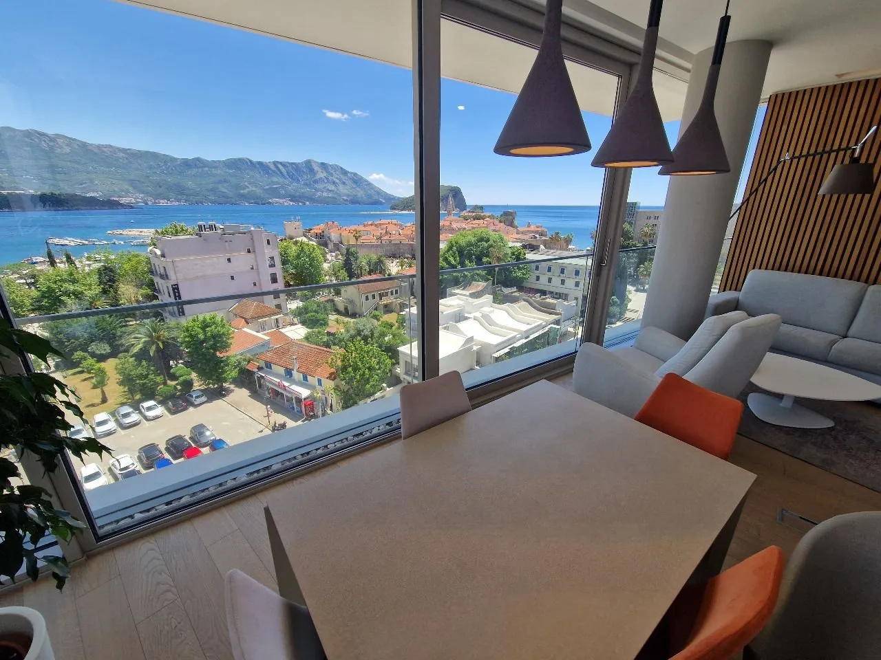 Rent, two bedroom apartment, 84m², Centar, Budva