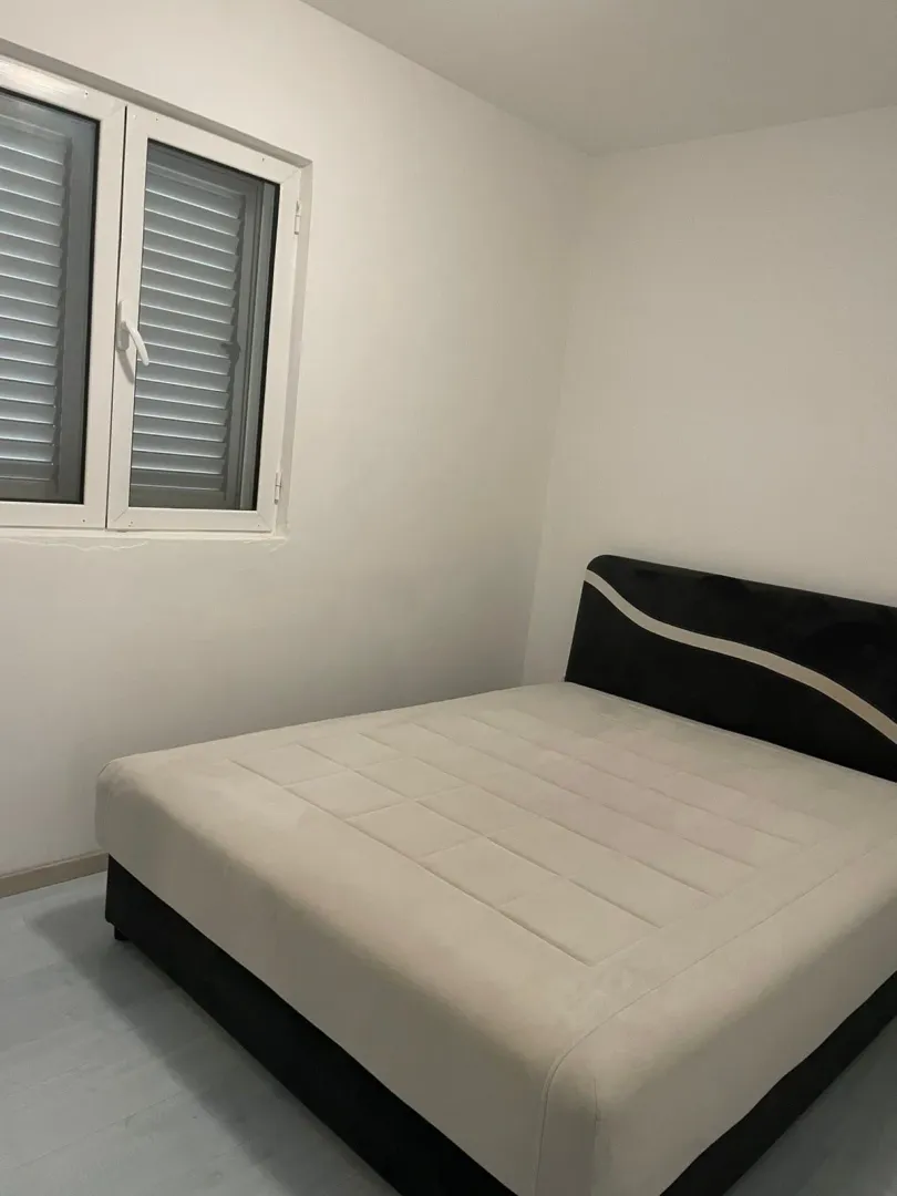 Rent, one bedroom apartment, 37m², Podkošljun, Budva
