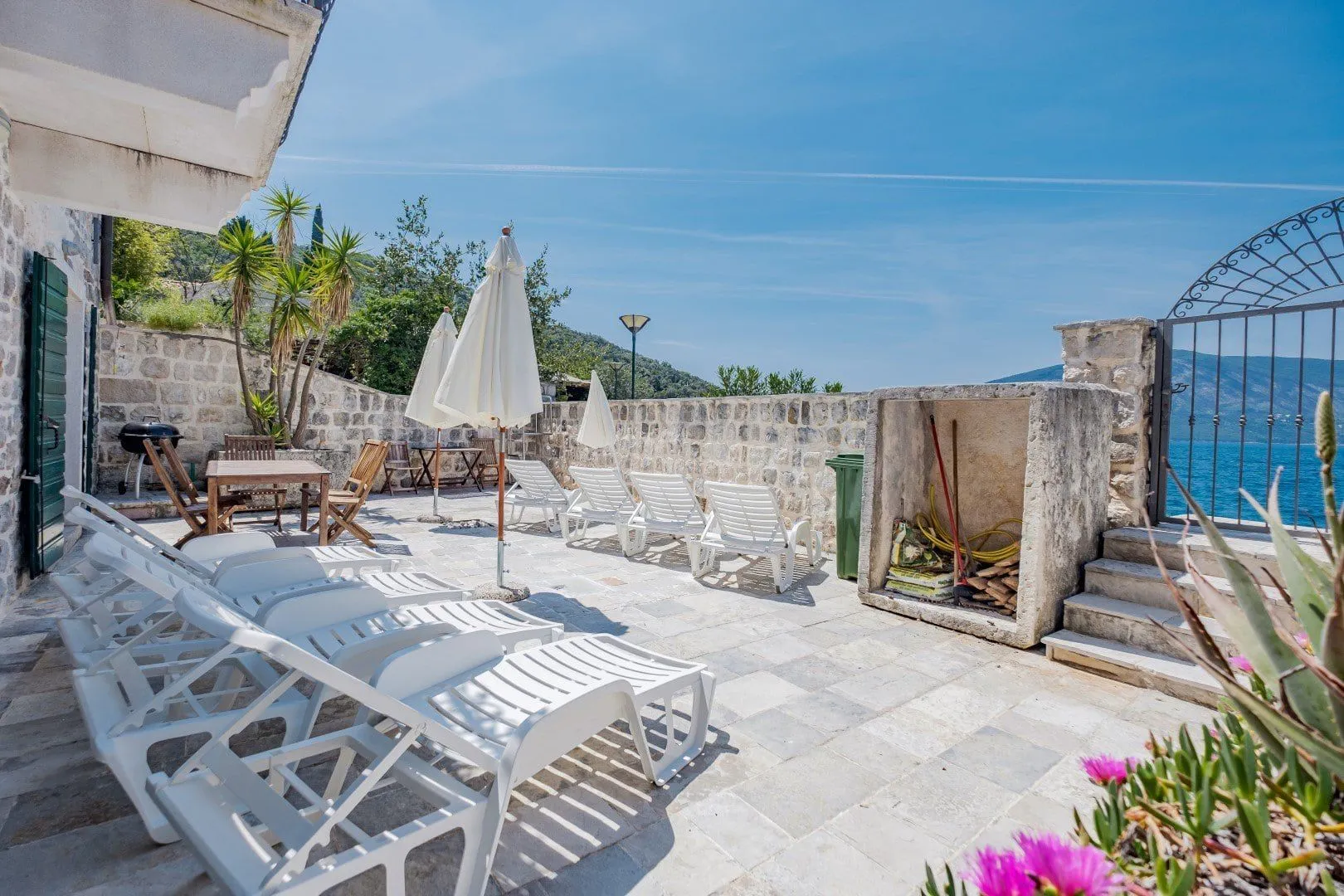 Prodaja, kuća, 220m², Rose, Herceg Novi