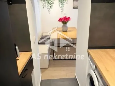 Rent, two bedroom apartment, 42m², Stari Grad, Beograd - image 5