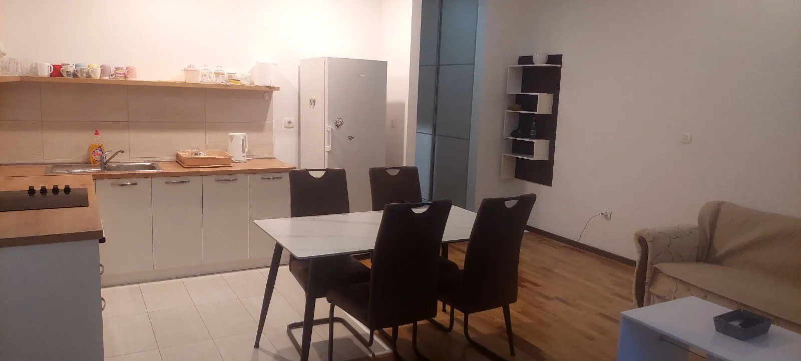 Izdavanje, stan, 60m², Budva, Crna Gora