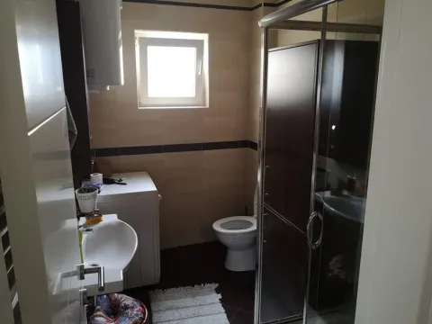 Izdavanje, stan, 350m², Vranići, Podgorica - image 10