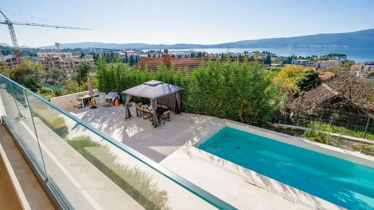 Prodaja, dvosoban stan, 100m², Tivat, Crna Gora