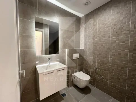 Prodaja, trosoban stan, 104m², Stari Aerodrom, Podgorica - image 12