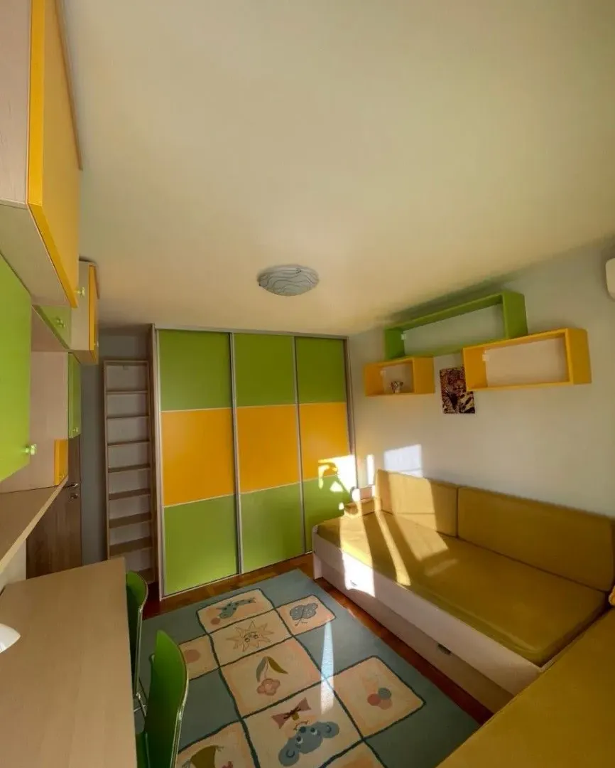 Izdavanje, dvosoban stan, 73m², Stari Aerodrom, Podgorica