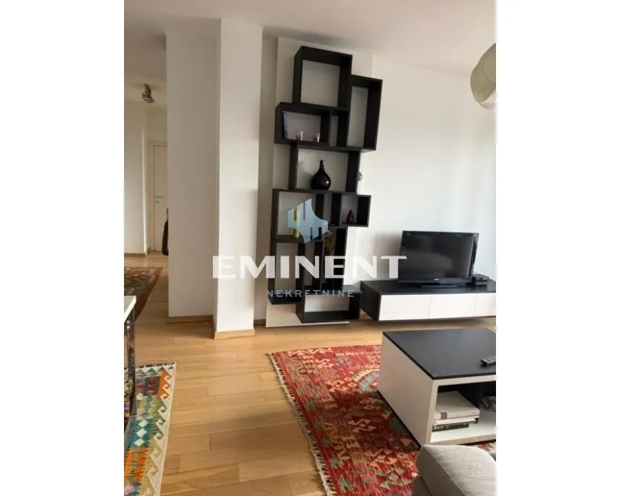 Izdavanje, trosoban stan, 73m², Crveni Krst, Beograd