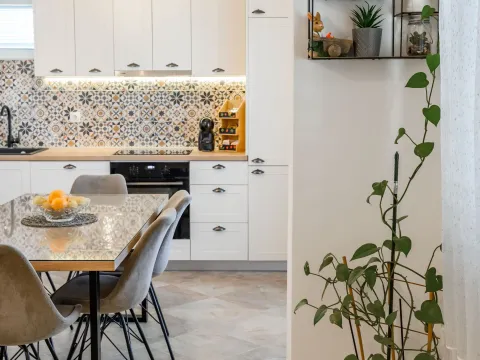 Rent, three bedroom apartment, 120m², Mrčevac, Tivat - image 4