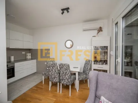 Izdavanje, dvosoban stan, 60m², Blok 6, Podgorica - image 3