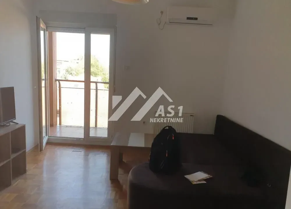 Izdavanje, jednosoban stan, 36m², Adamovićevo Naselje, Novi Sad Sve Podlokacije