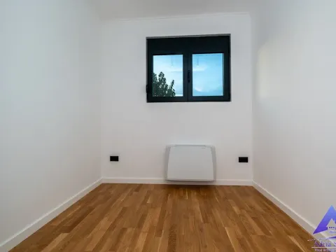 Izdavanje, kuća, 180m², Podgorica, Crna Gora - image 23