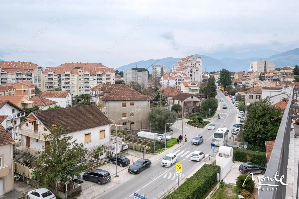 Prodaja, trosoban stan, 236m², Tivat, Crna Gora
