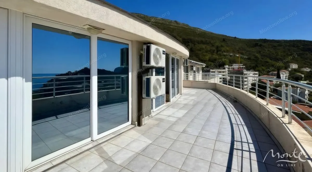 Sale, three bedroom apartment, 169m², Petrovac, Budva