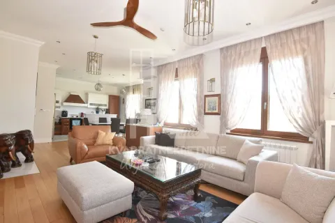 Prodaja, kuća, 170m², Gornja Gorica, Podgorica - image 7