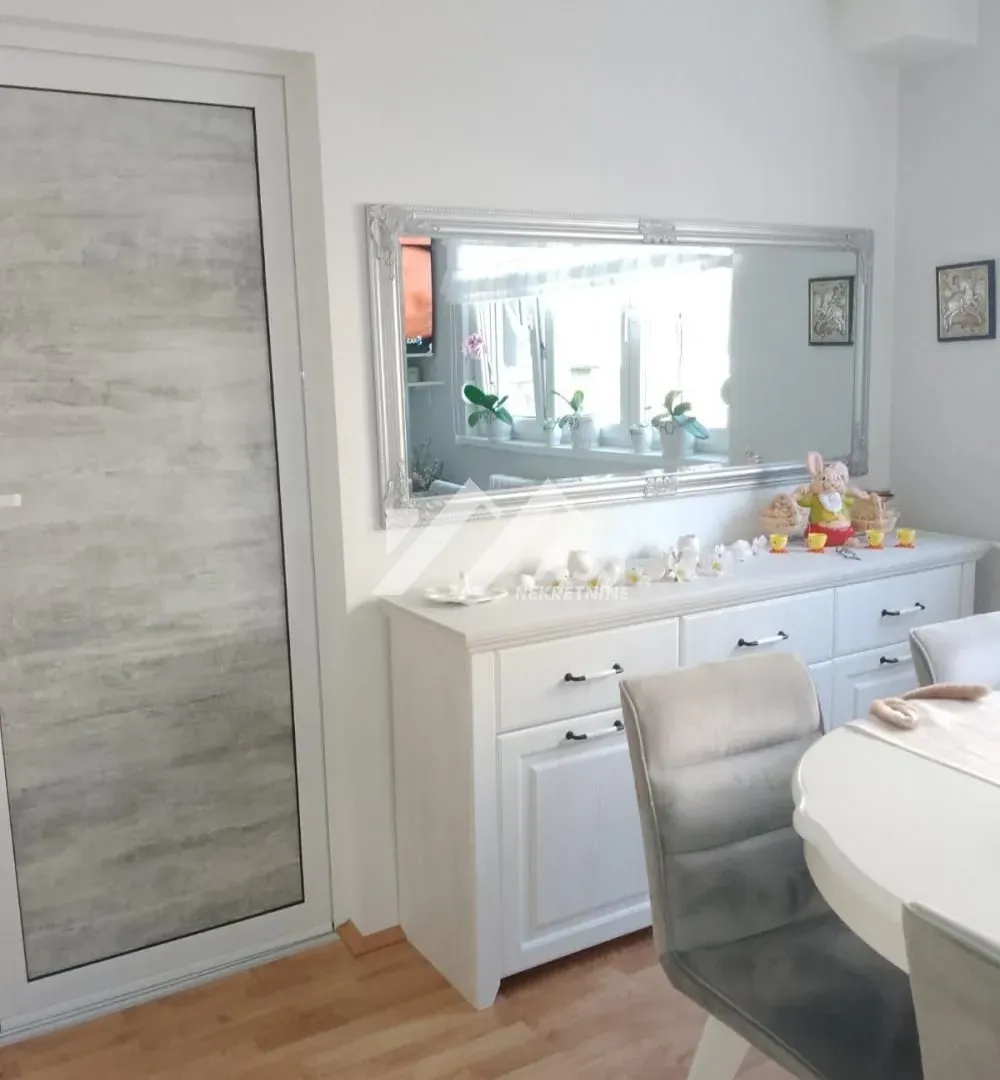 Prodaja, jednosoban stan, 35m², Detelinara, Novi Sad Sve Podlokacije