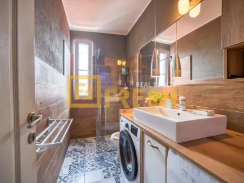 Prodaja, kuća, 160m², Stara Varoš, Podgorica - image 8