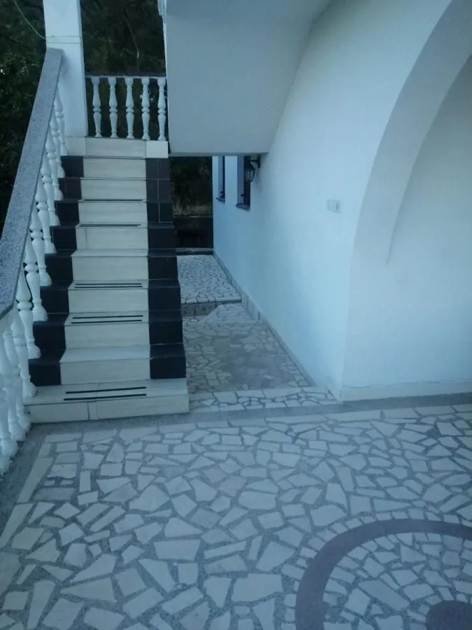 Sale, house, 730m², Bar, Crna Gora