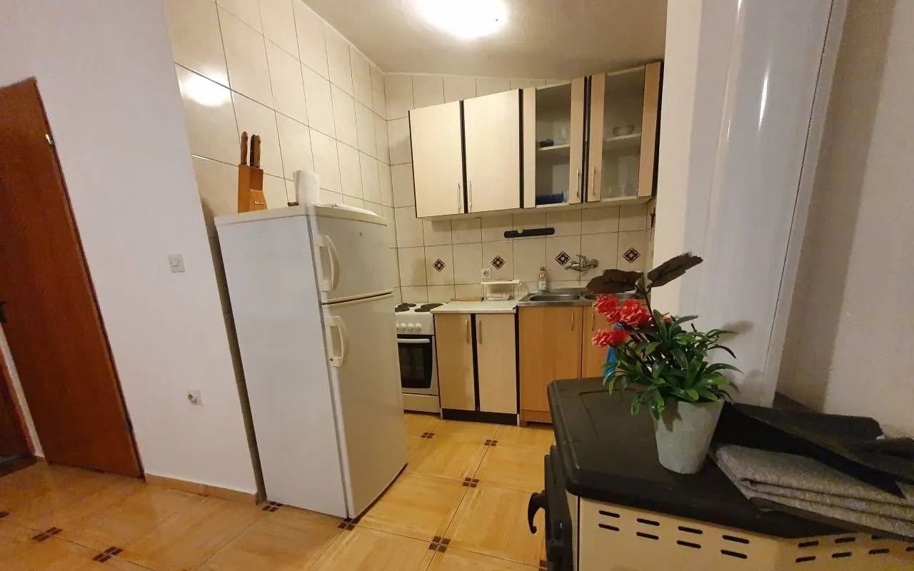 Rent, two bedroom apartment, 80m², Ilino, Bar