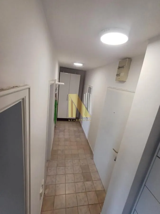 Izdavanje, jednosoban stan, 43m², Grbavica, Novi Sad Sve Podlokacije
