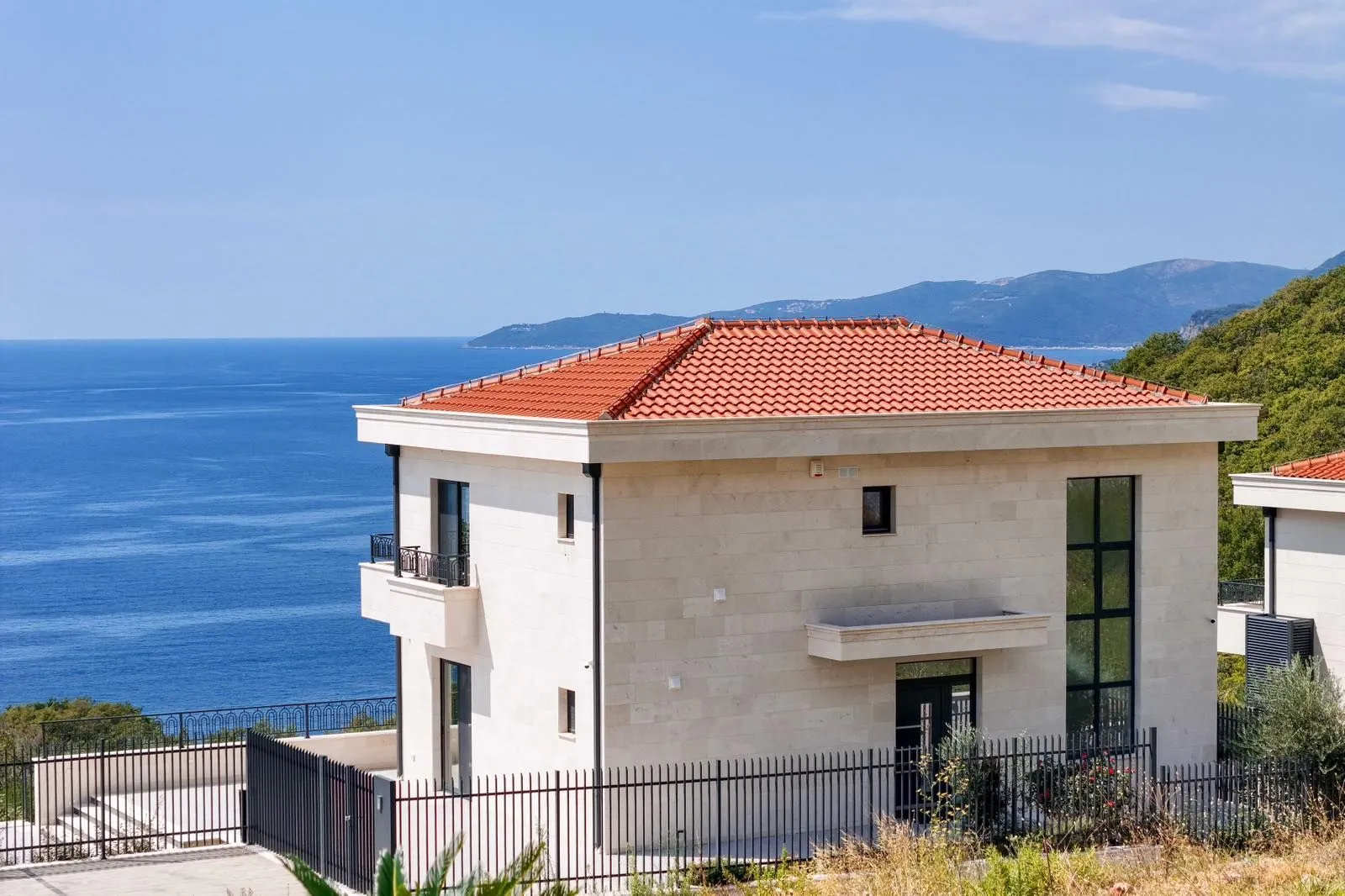 Prodaja, kuća, 318m², Reževići, Budva