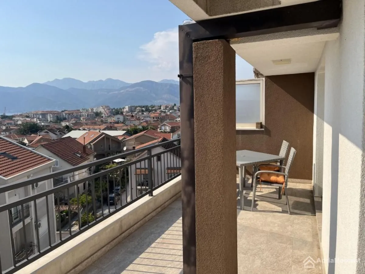 Prodaja, trosoban stan, 99m², Kalimanj, Tivat
