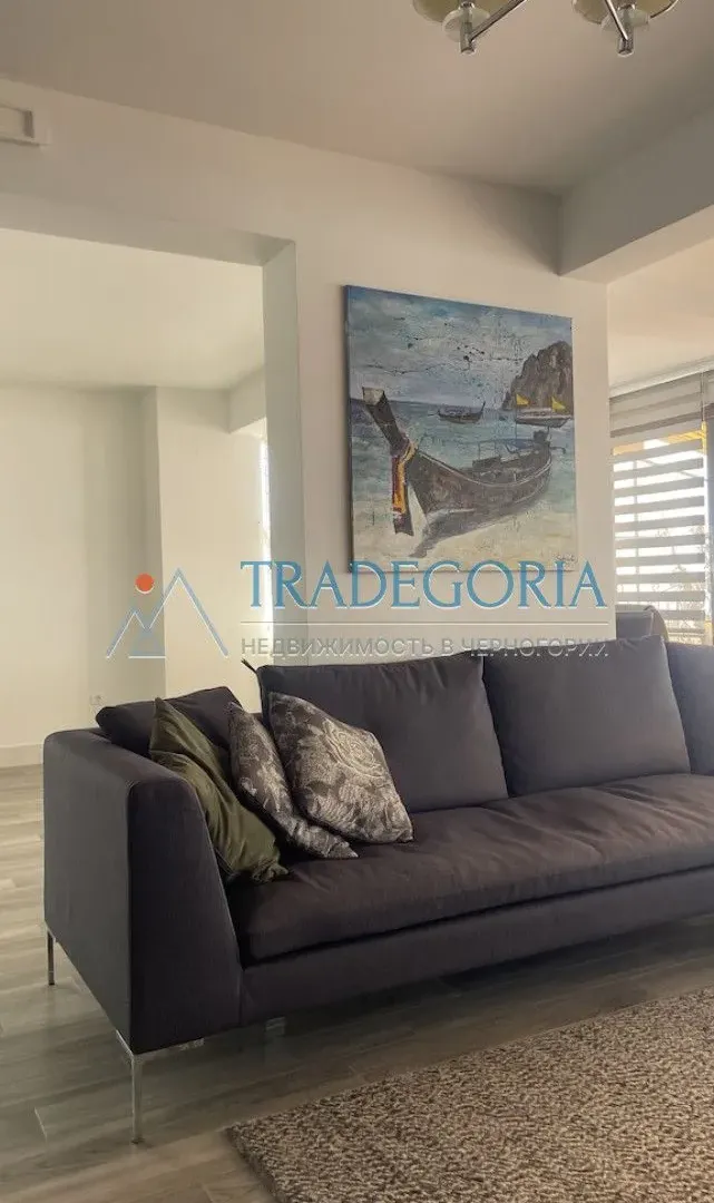 Prodaja, četvorosoban stan, 222m², Dobra Voda, Bar
