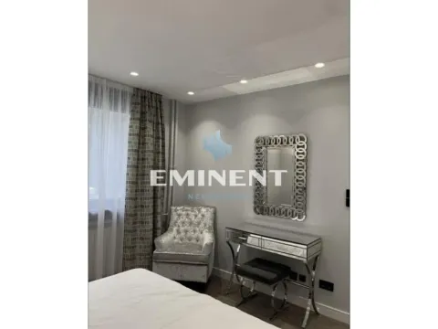 Izdavanje, trosoban stan, 93m², Stari Grad, Beograd - image 12