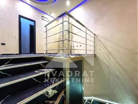 Izdavanje, poslovni prostor, 150m², Centar, Podgorica - image 10