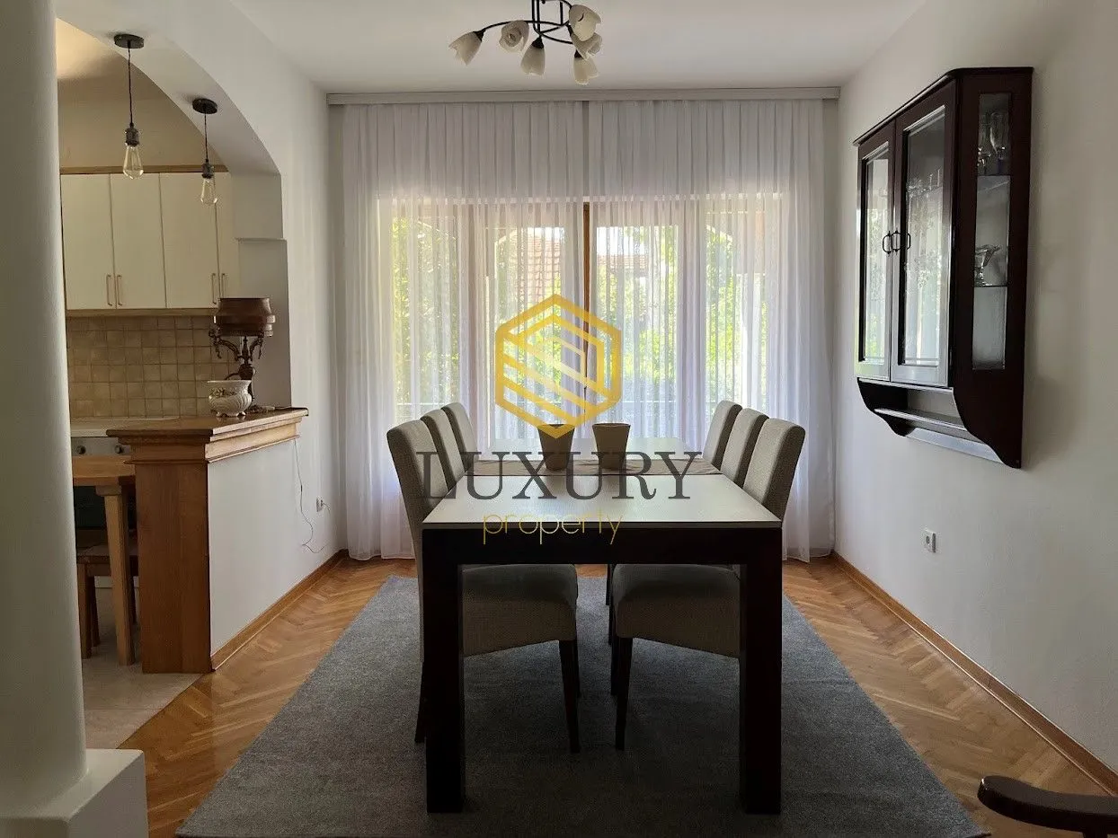 Rent, house, 200m², Dalmatinska ulica, Podgorica
