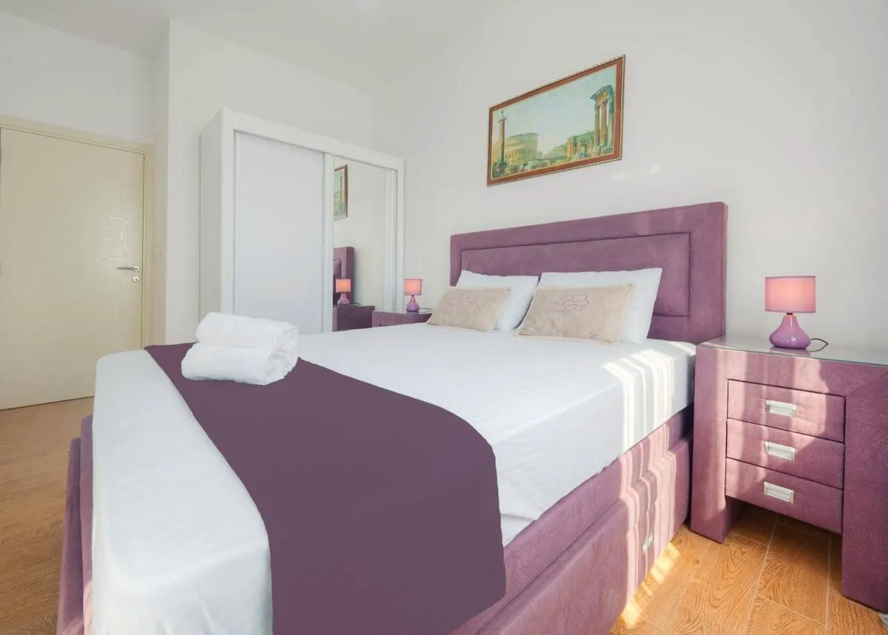 Sale, two bedroom apartment, 51m², Bečići, Budva