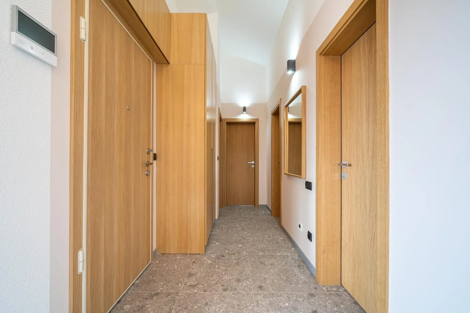 Prodaja, trosoban stan, 77m², Tivat, Crna Gora